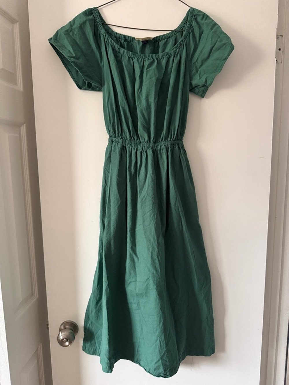 Universal Thread Green Short-Sleeve Elastic-Waist Midi Dress